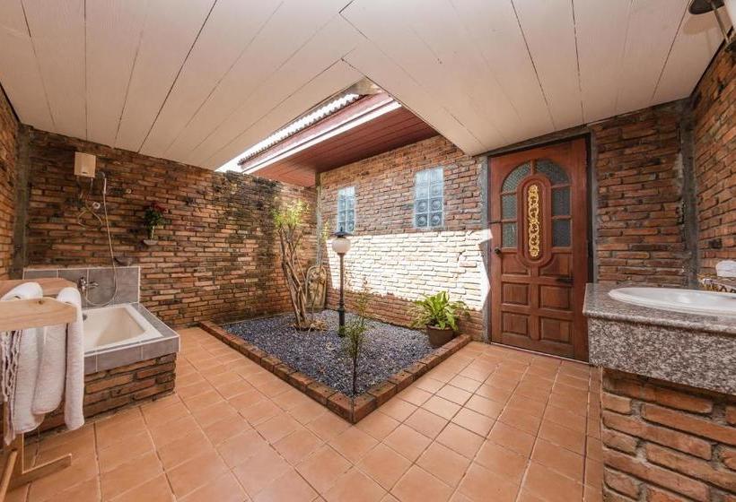 فندق Raks Thai Resort