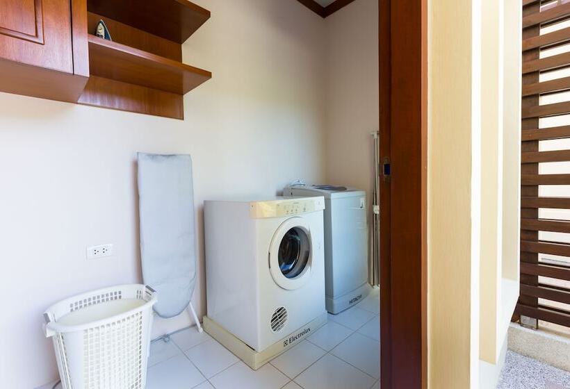 Nai Harn Baan Bua Villas