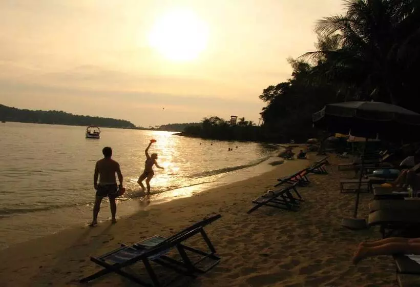 استراحتگاه Yuyu Golden Beach