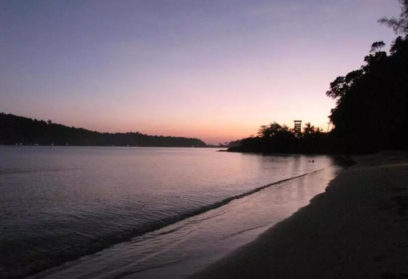 استراحتگاه Yuyu Golden Beach