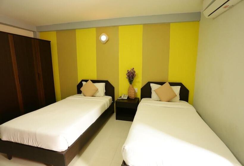 הוסטל Puangpech Place