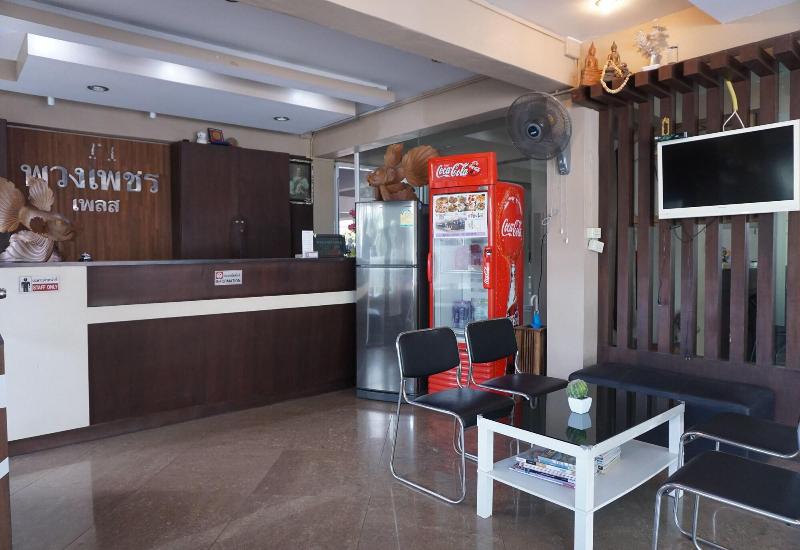 הוסטל Puangpech Place