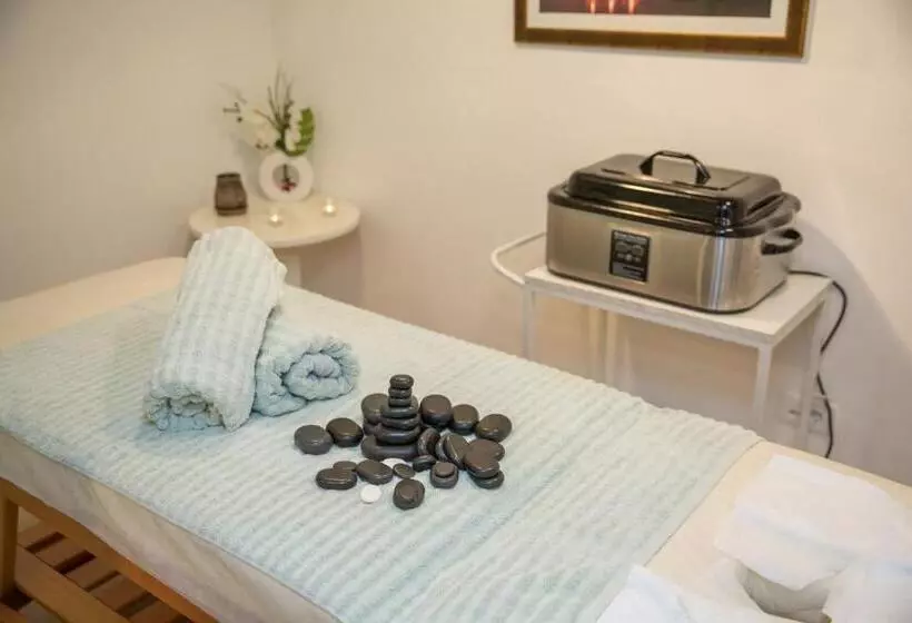 هتل Ana Lux Spa