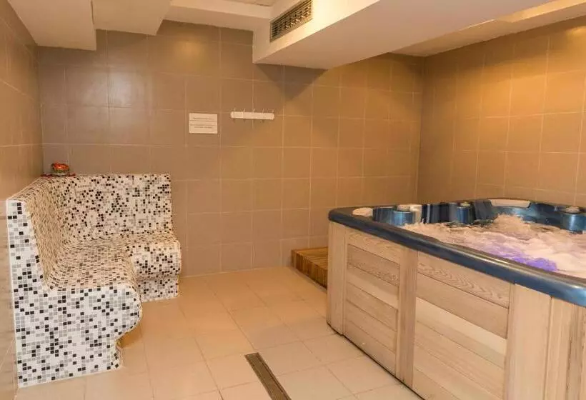 هتل Ana Lux Spa