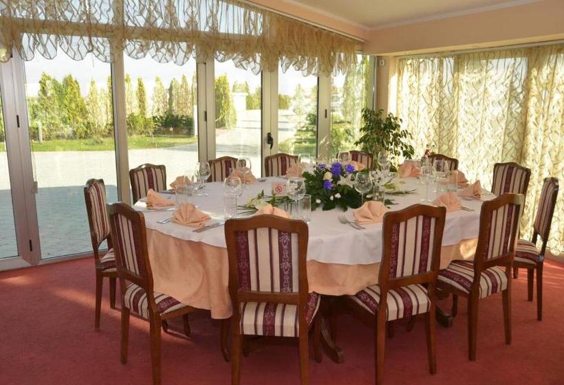 هتل Dragović Smederevo