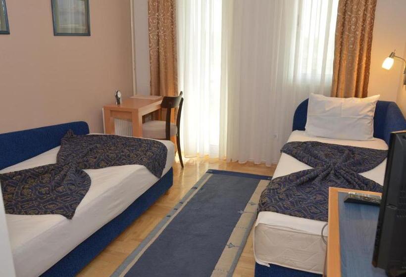 هتل Dragović Smederevo