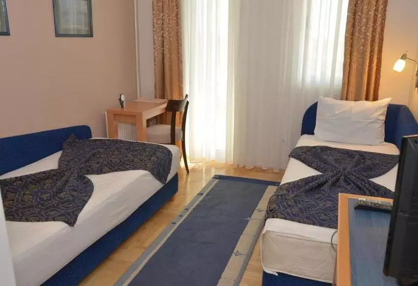 هتل Dragović Smederevo