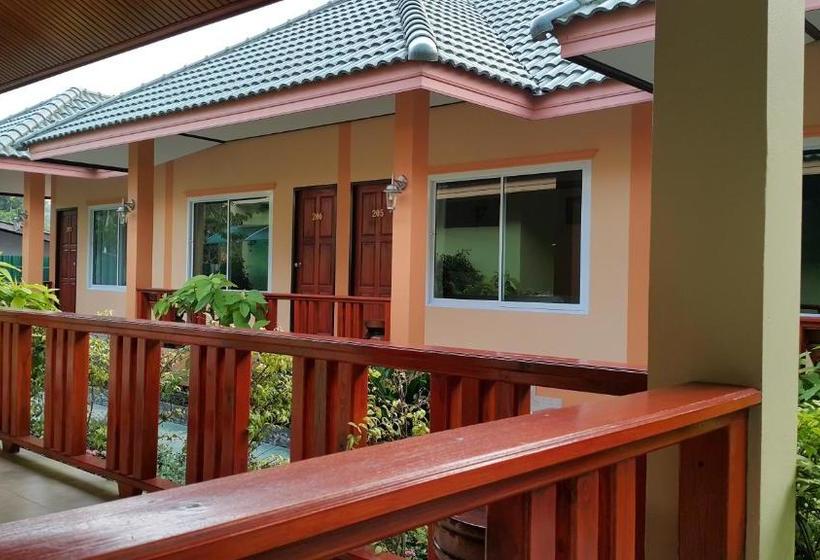 هتل Ruen Narisra Resort