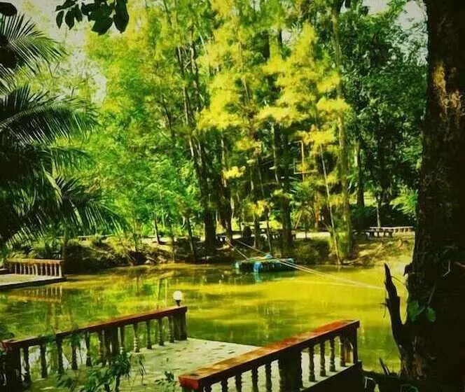Kaengkrachan Riverside Resort
