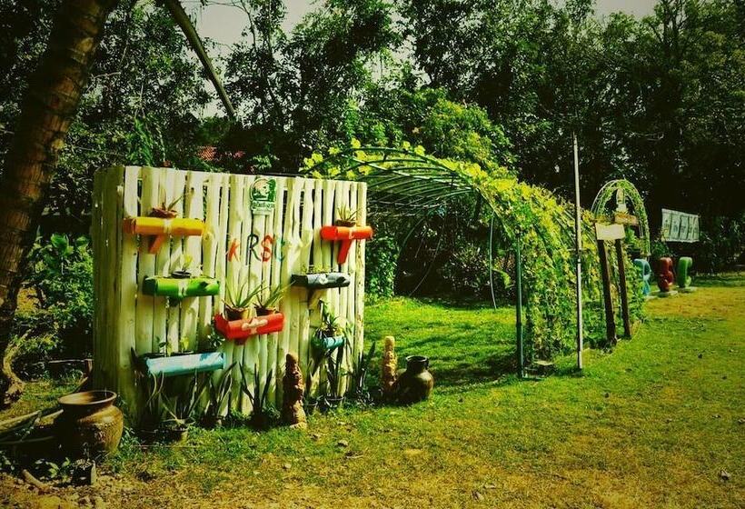 Kaengkrachan Riverside Resort