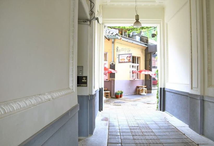 Maccani Luxury Suites