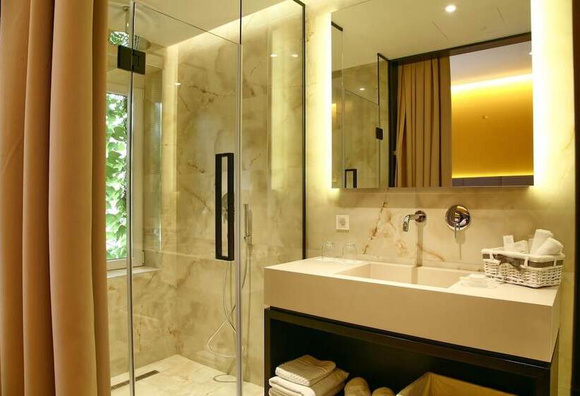 Maccani Luxury Suites