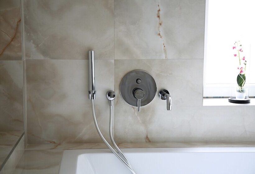 Maccani Luxury Suites