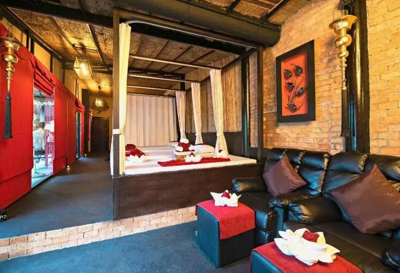 リゾートホテル The Privilege Hotel Ezra Beach Villas