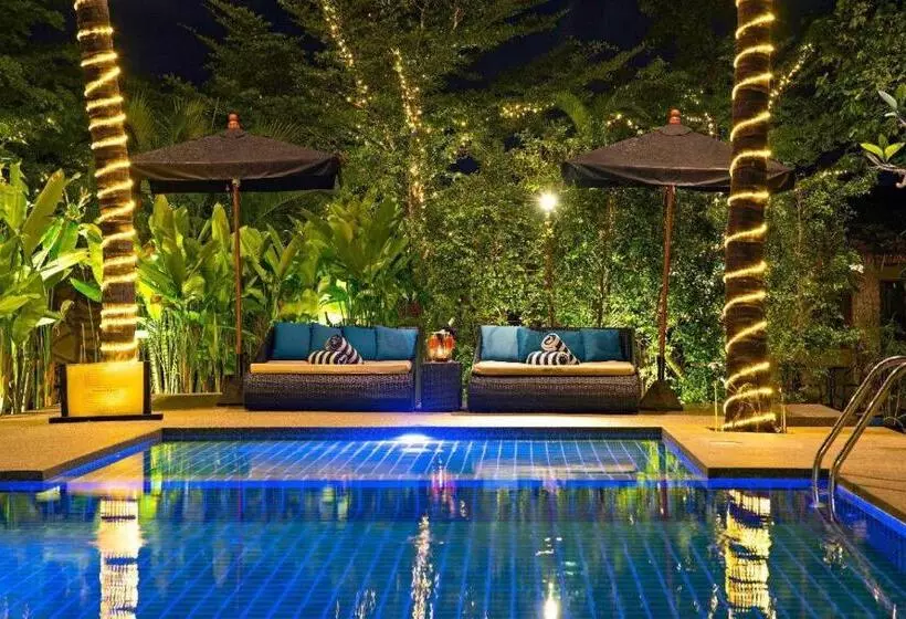リゾートホテル The Privilege Hotel Ezra Beach Villas