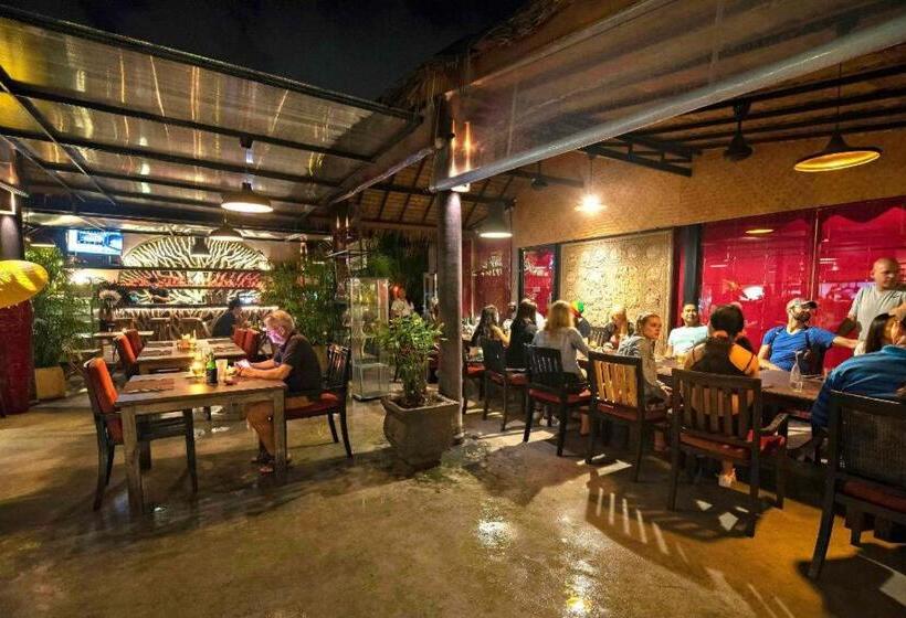 منتجع The Privilege Hotel Ezra Beach Villas