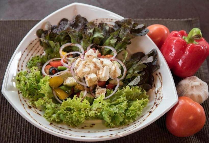 منتجع The Privilege Hotel Ezra Beach Villas