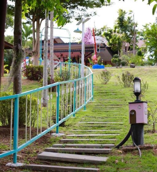 리조트 Tonsilp Art Home