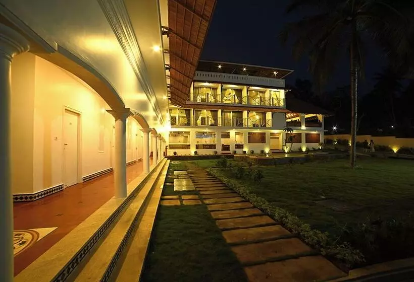 ホテル Aadisaktthi Leisure Resort, Kovalam
