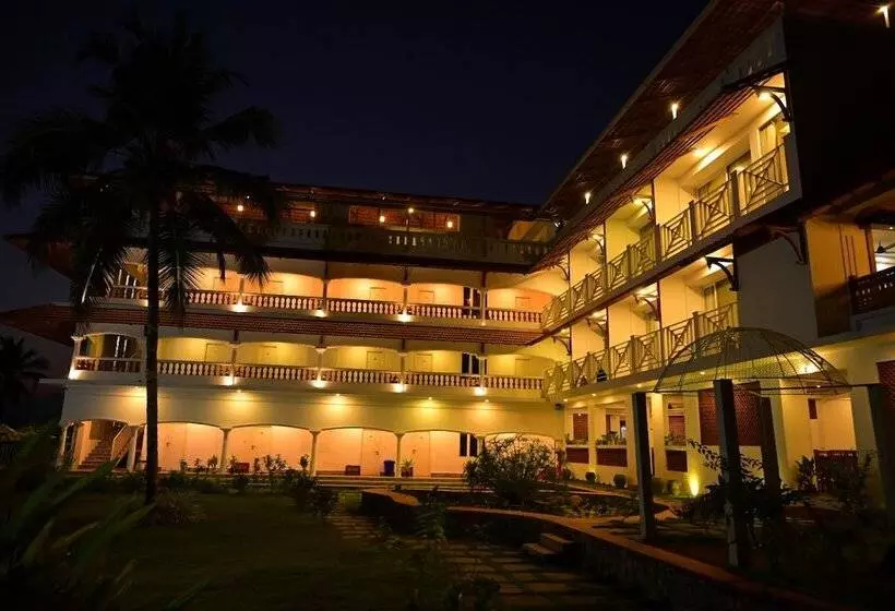 ホテル Aadisaktthi Leisure Resort, Kovalam
