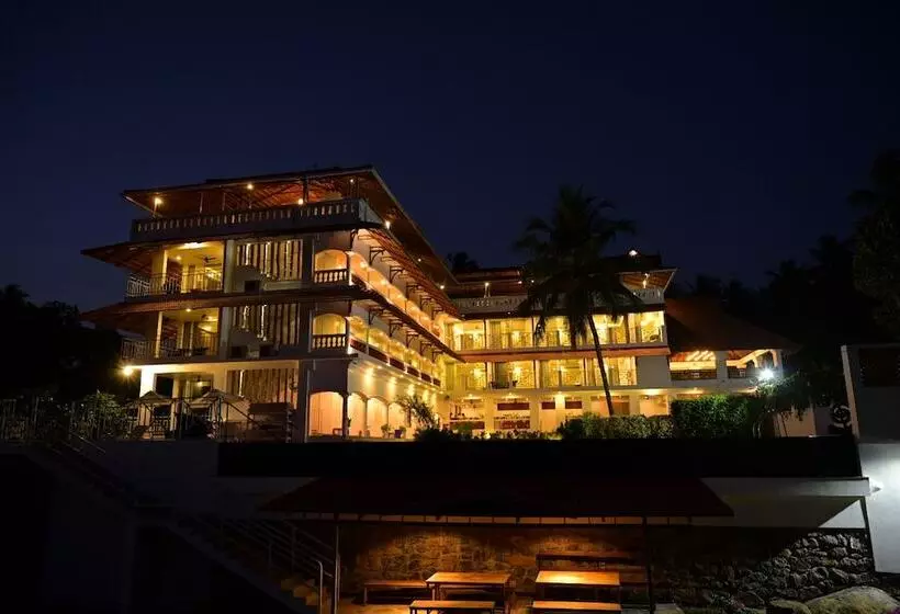 ホテル Aadisaktthi Leisure Resort, Kovalam