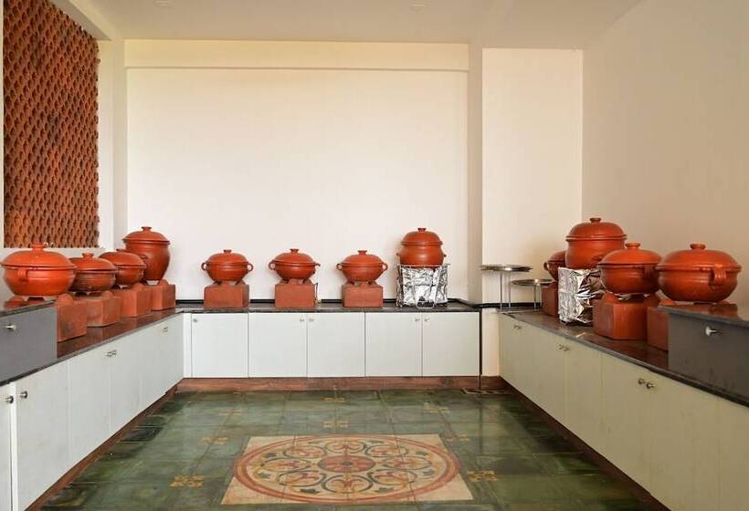 Hotel Aadisaktthi Leisure Resort, Kovalam