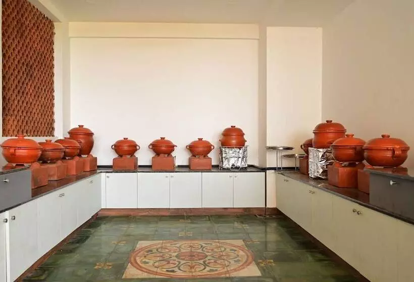 ホテル Aadisaktthi Leisure Resort, Kovalam