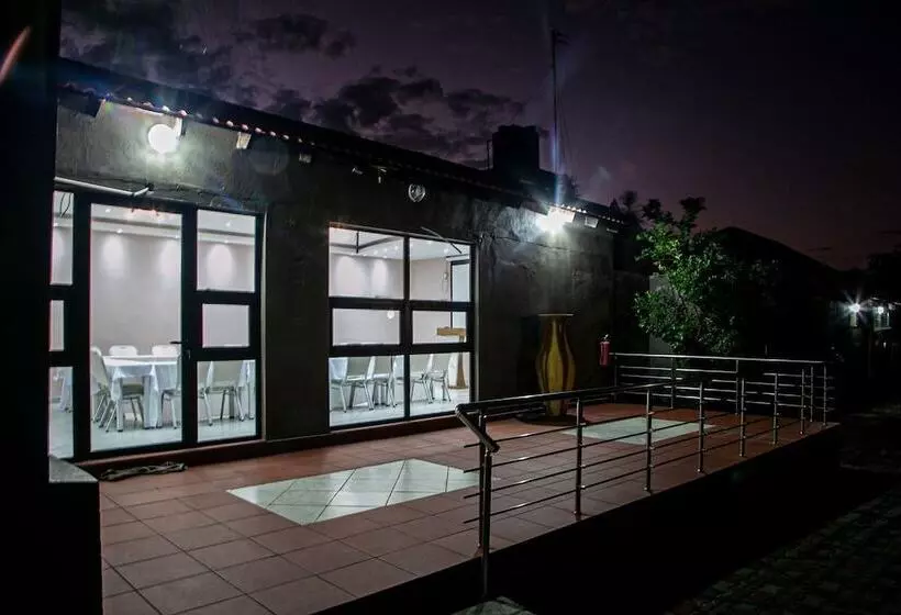 Hotelli Ossanzaia Bilene Lodge