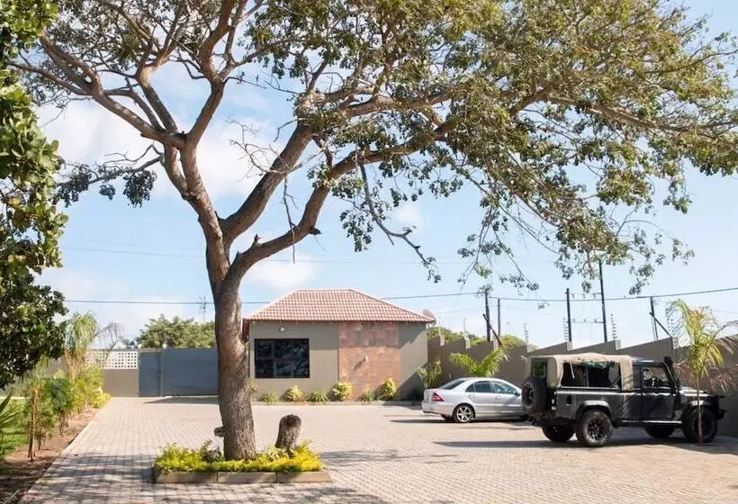 Hotelli Ossanzaia Bilene Lodge