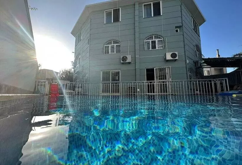 Aamiaismajoitus (B&B) Art Pansiyon Belek