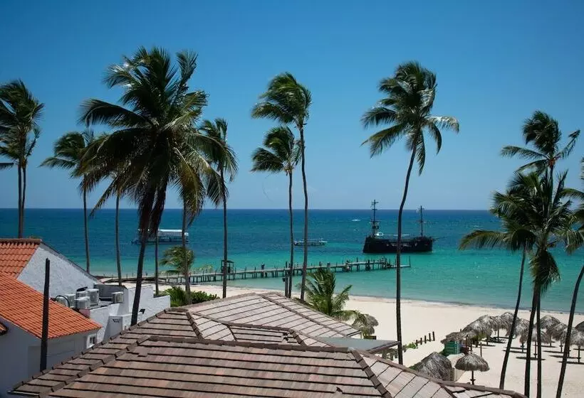 هتل Aventura Studios   Pool And Beach Club