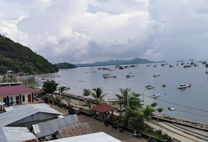 ベッドアンドブレックファースト Flamingo Avia Labuan Bajo