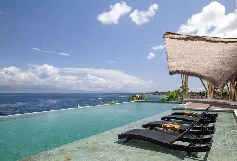 ホテル Pramana Natura Nusa Penida