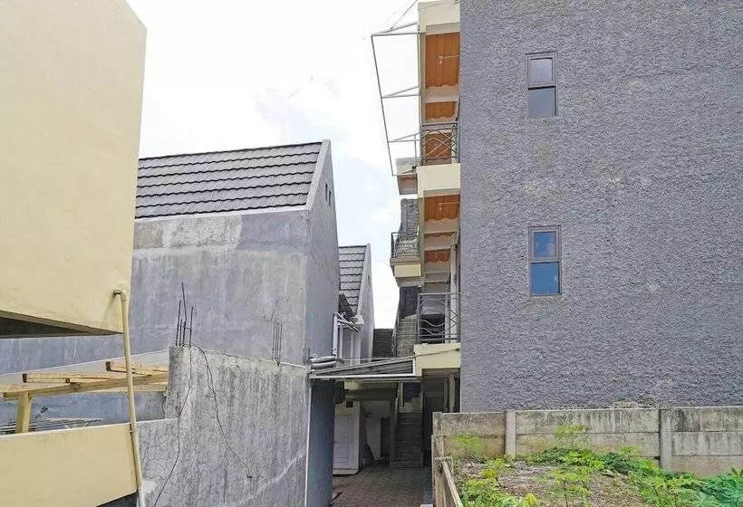 Hotelli Spot On 91993 Pondok Hs Padalarang Syariah