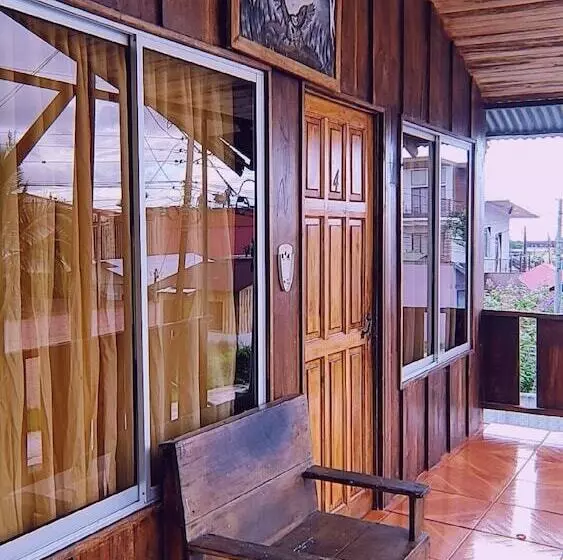 هاستل Alpha Arenal