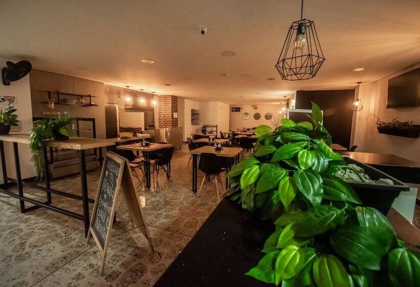 Отель Mandala Centro Medellín