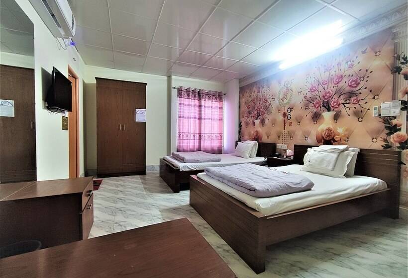 هتل Pushpo Bilash