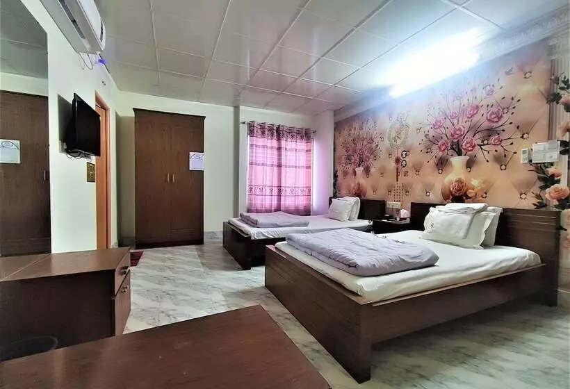 ホテル Pushpo Bilash