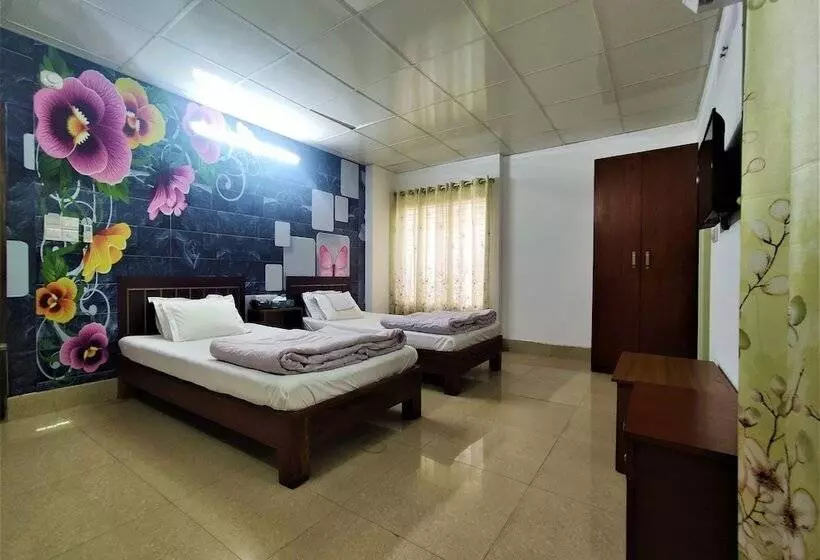 ホテル Pushpo Bilash