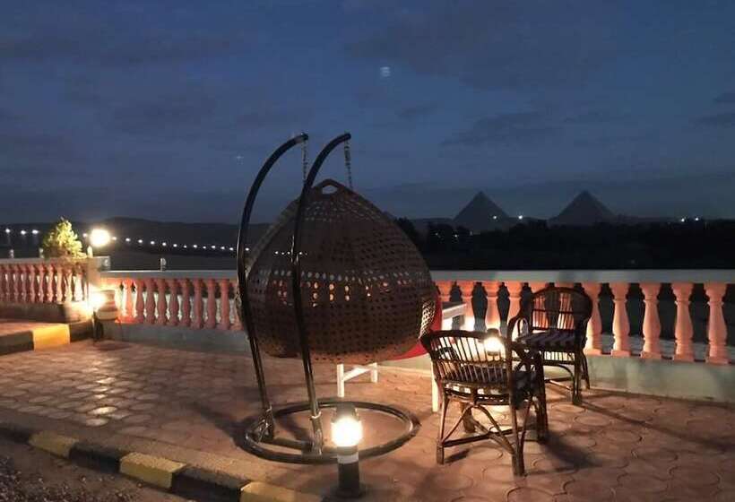 هتل Heru Pyramids View