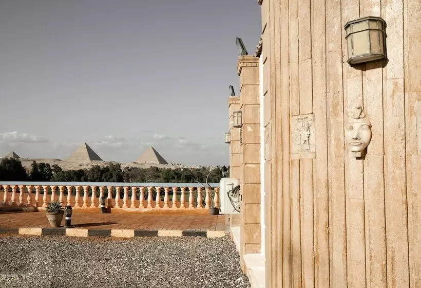 هتل Heru Pyramids View