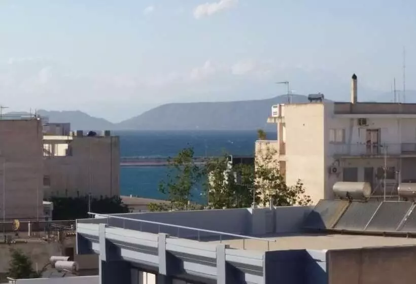 ホテル Acropolis