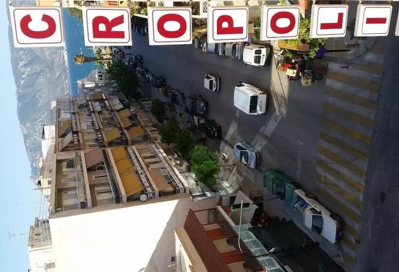 ホテル Acropolis