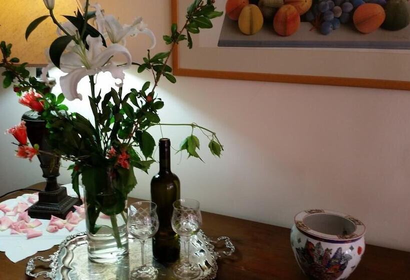 Отель Acropolis