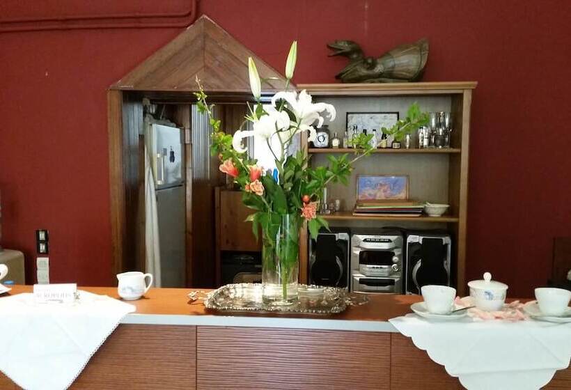 Отель Acropolis