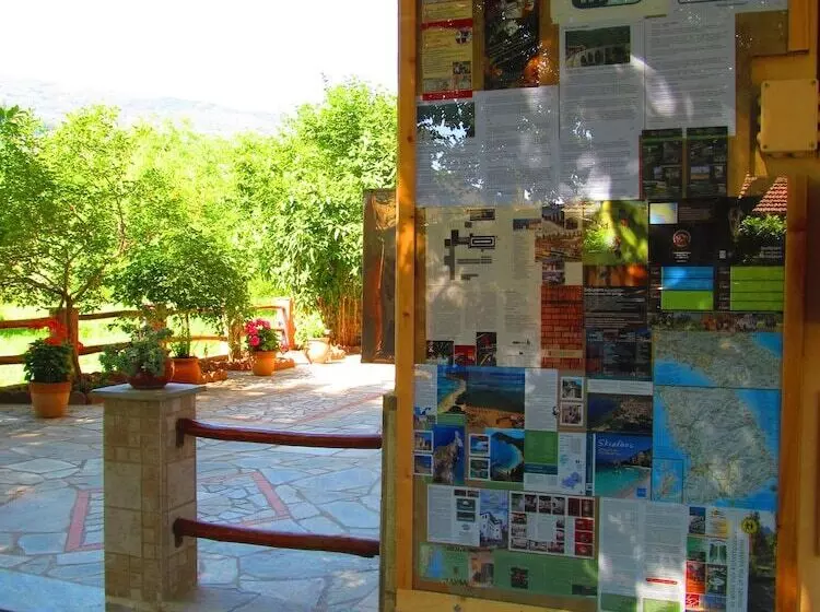 Hotel Pandora Studios
