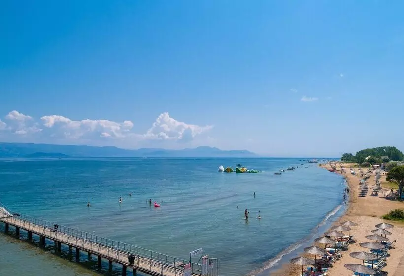 Hotelli Paralia Studios