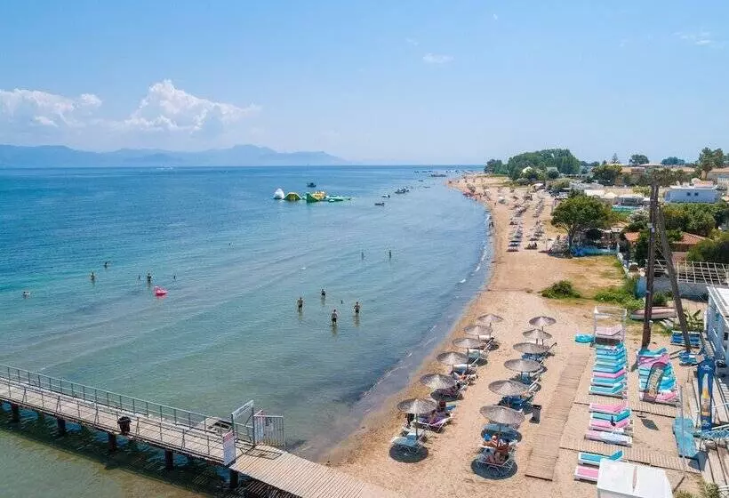 Hotelli Paralia Studios
