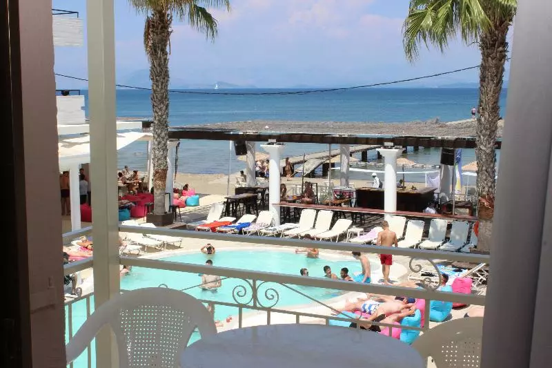 Hotel Paralia Studios