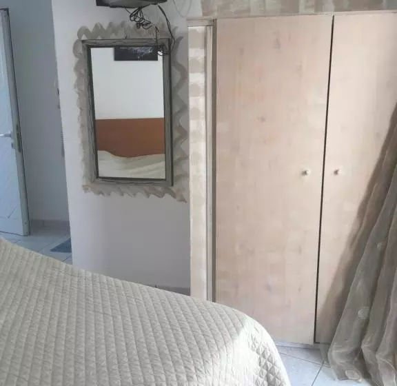 Kostas Rooms & Apartments